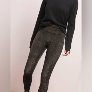 SPANX Velvet Shine Legging -NEW, size 2